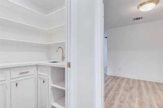 $2,500 | 10720 Briar Forest Drive, Unit 32, Houston, TX 77042