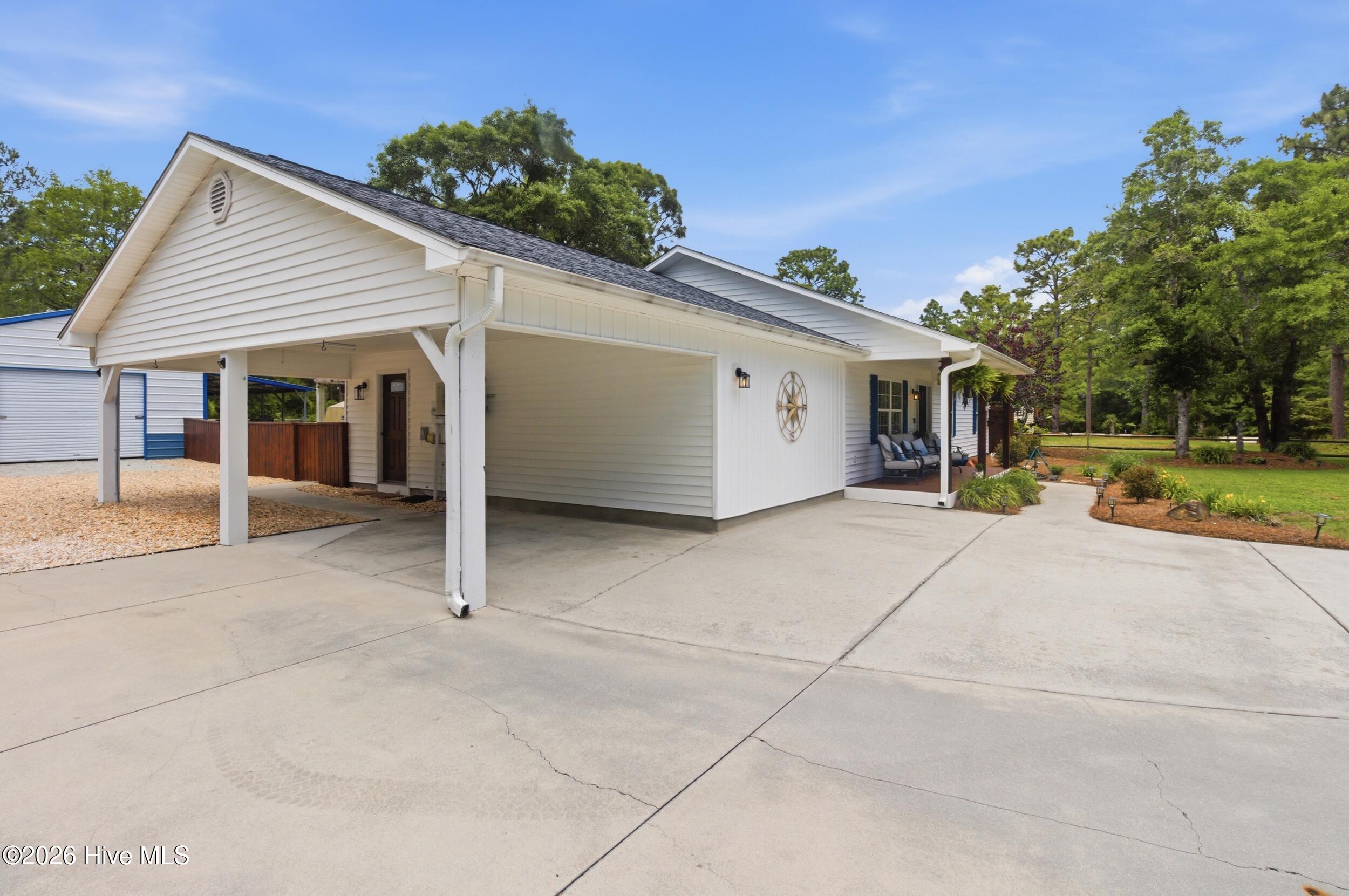 245 Barrington Ridge Bogue, NC 28570 - Photo 3 of 45