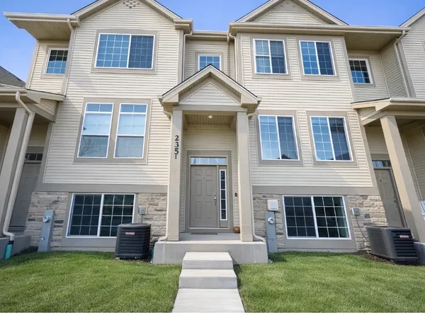 $2,995 | 235 Regency Court, Unit C, Wauconda, IL 60084