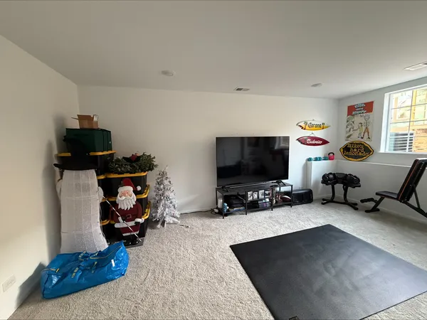 $2,995 | 235 Regency Court, Unit C, Wauconda, IL 60084