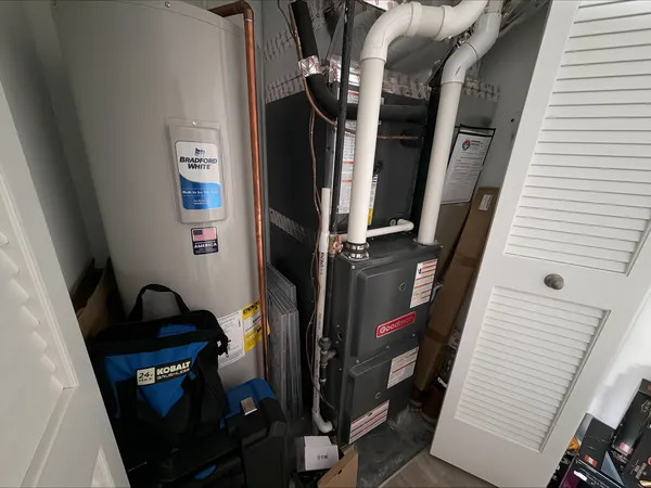 $2,995 | 235 Regency Court, Unit C, Wauconda, IL 60084