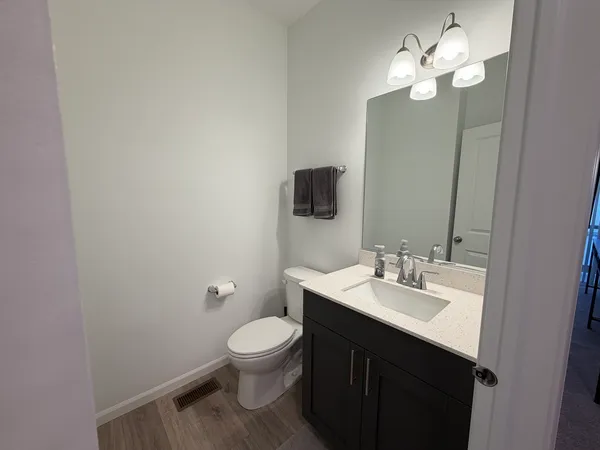 $2,995 | 235 Regency Court, Unit C, Wauconda, IL 60084