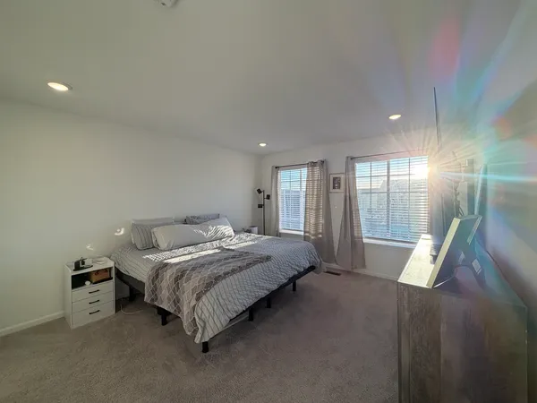 $2,995 | 235 Regency Court, Unit C, Wauconda, IL 60084