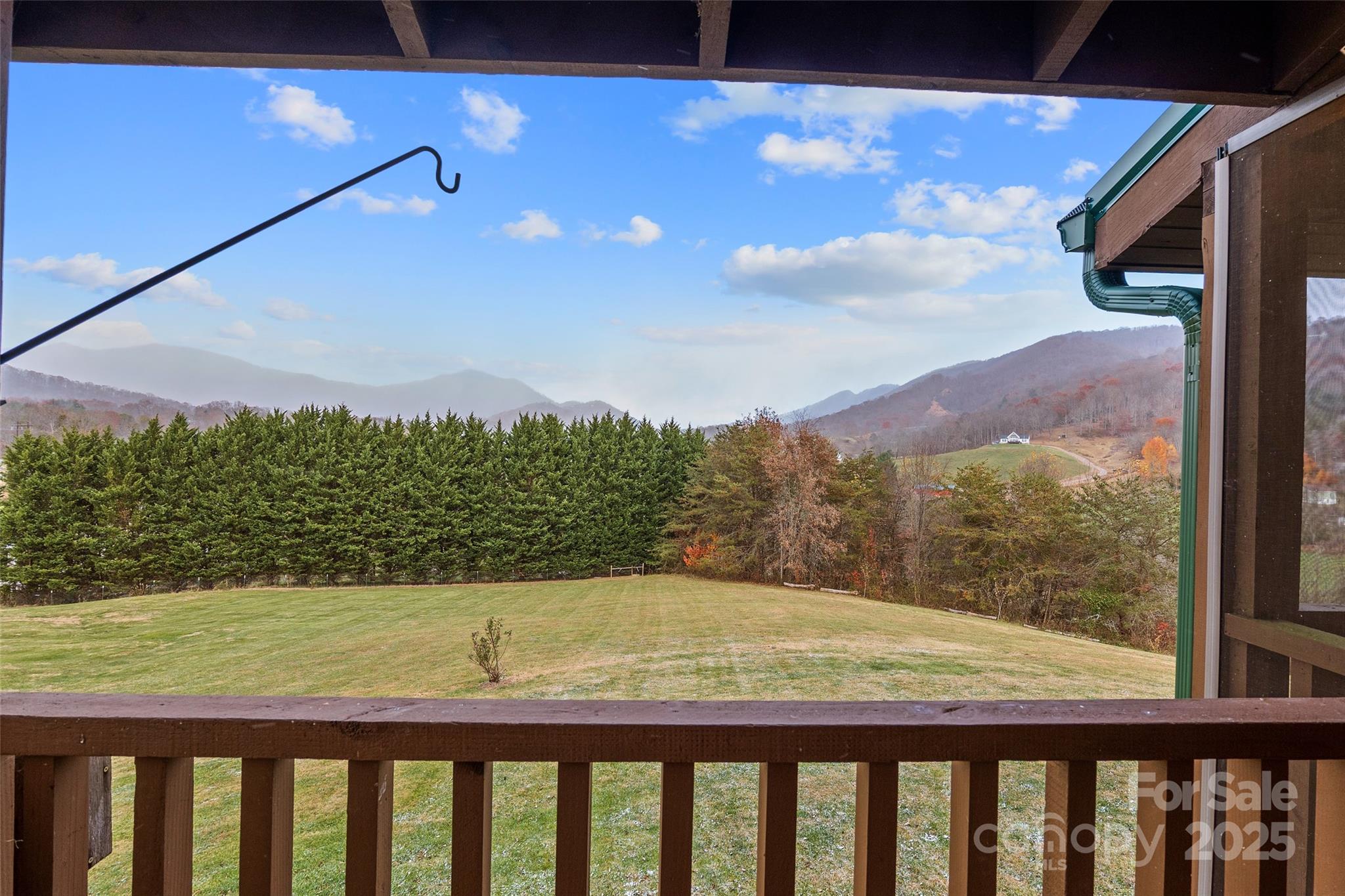 145 Keener Road Canton, NC 28716 - Photo 26 of 48 a view of sky from a balcony
