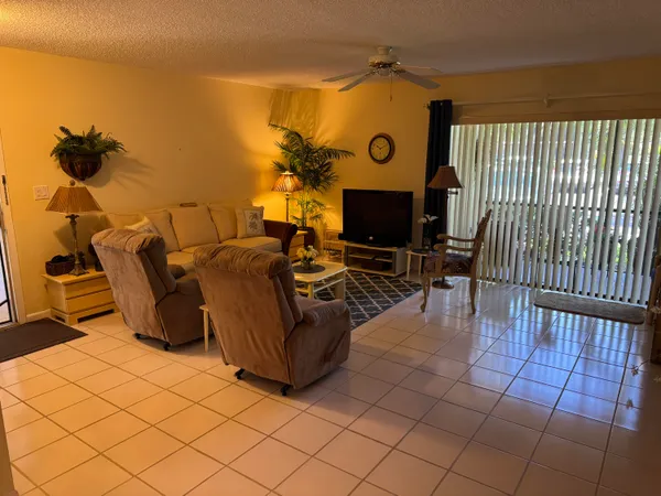 $4,500 | 147 Deer Creek Boulevard, Unit 402, Deerfield Beach, FL 33442