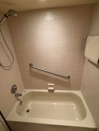 $4,500 | 147 Deer Creek Boulevard, Unit 402, Deerfield Beach, FL 33442