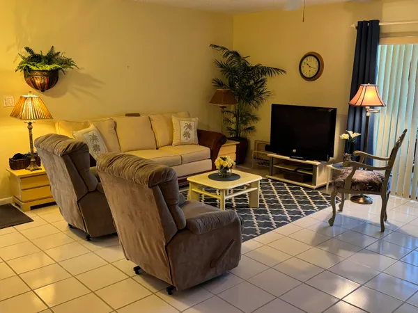 $4,500 | 147 Deer Creek Boulevard, Unit 402, Deerfield Beach, FL 33442