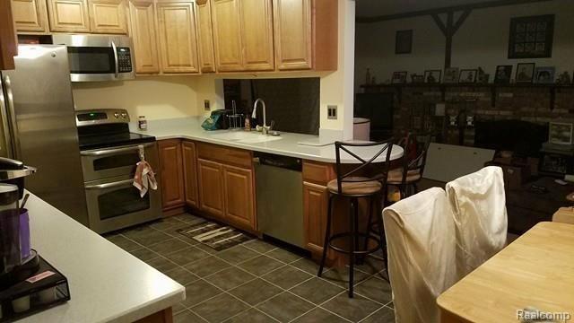39883 Cheviot Road Canton, MI 48188 - Photo 5 of 18 Kitchen 1.jpg