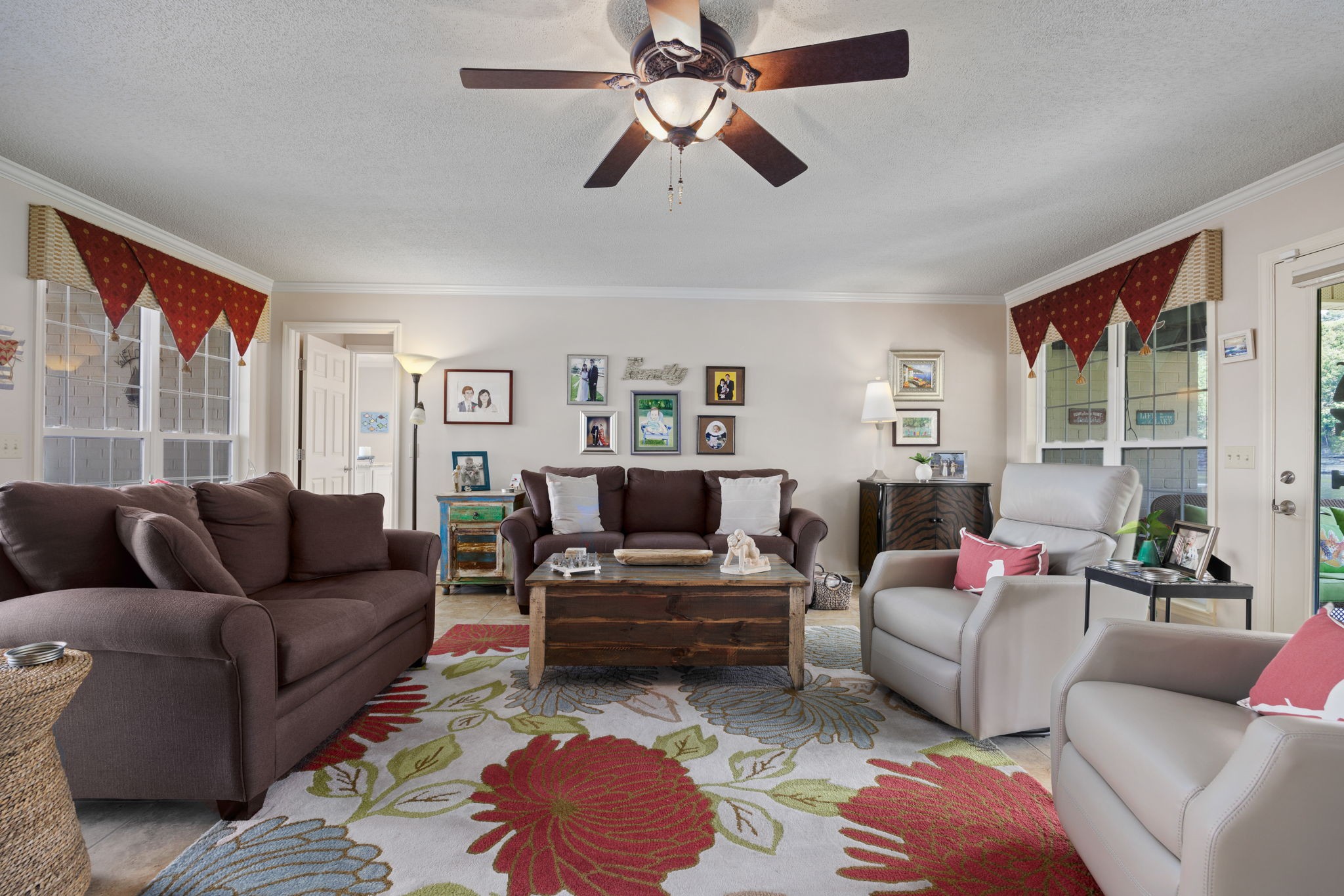 568 County Road 322 Florence, AL 35634 - Photo 12 of 60 a living room with furniture and a window