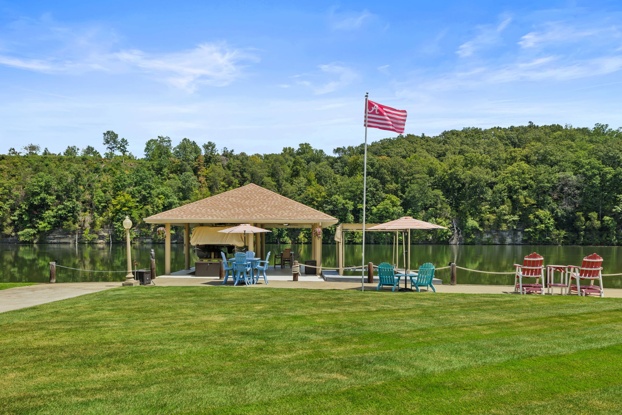 568 County Road 322 Florence, AL 35634 - Photo 41 of 60 a view of a house with a yard