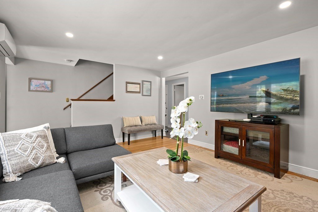 13 Station Road Salem, MA 01970 - Photo 4 of 37