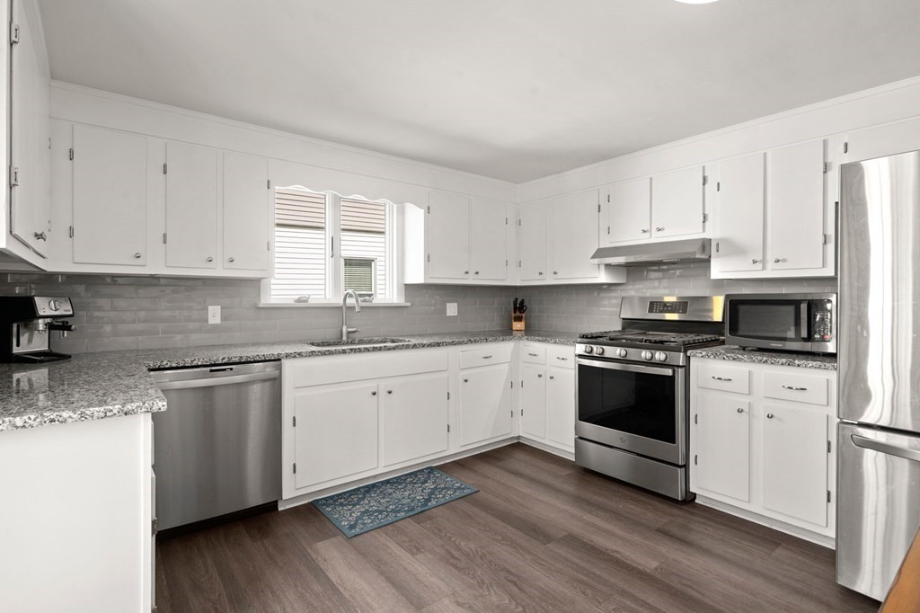 13 Station Road Salem, MA 01970 - Photo 10 of 37