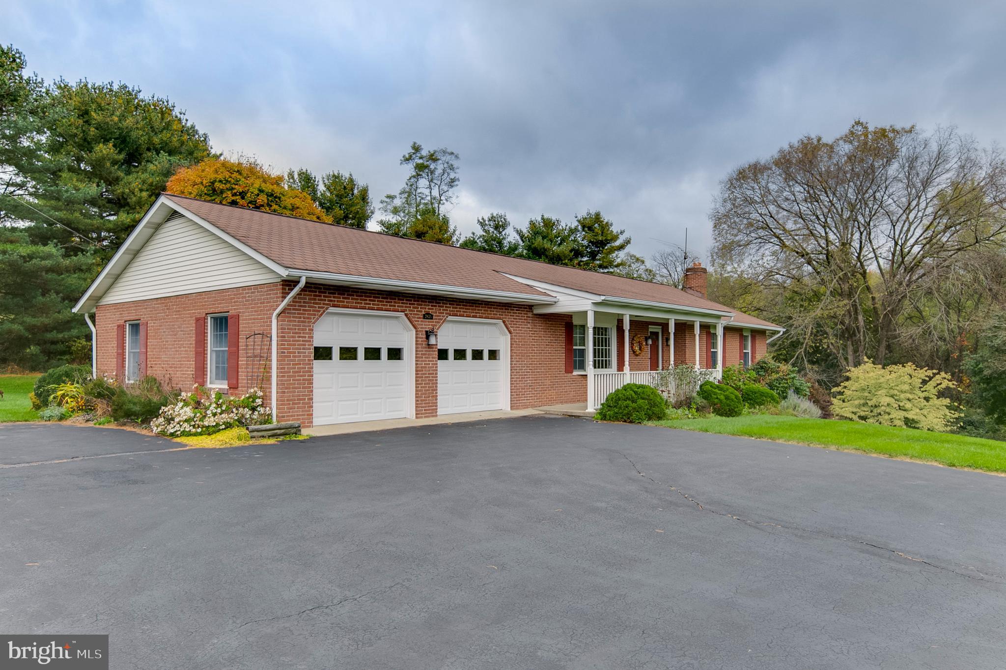 29020 Ridge Road Mount Airy, MD 21771 - Photo 2 of 36 2 Car Garage
