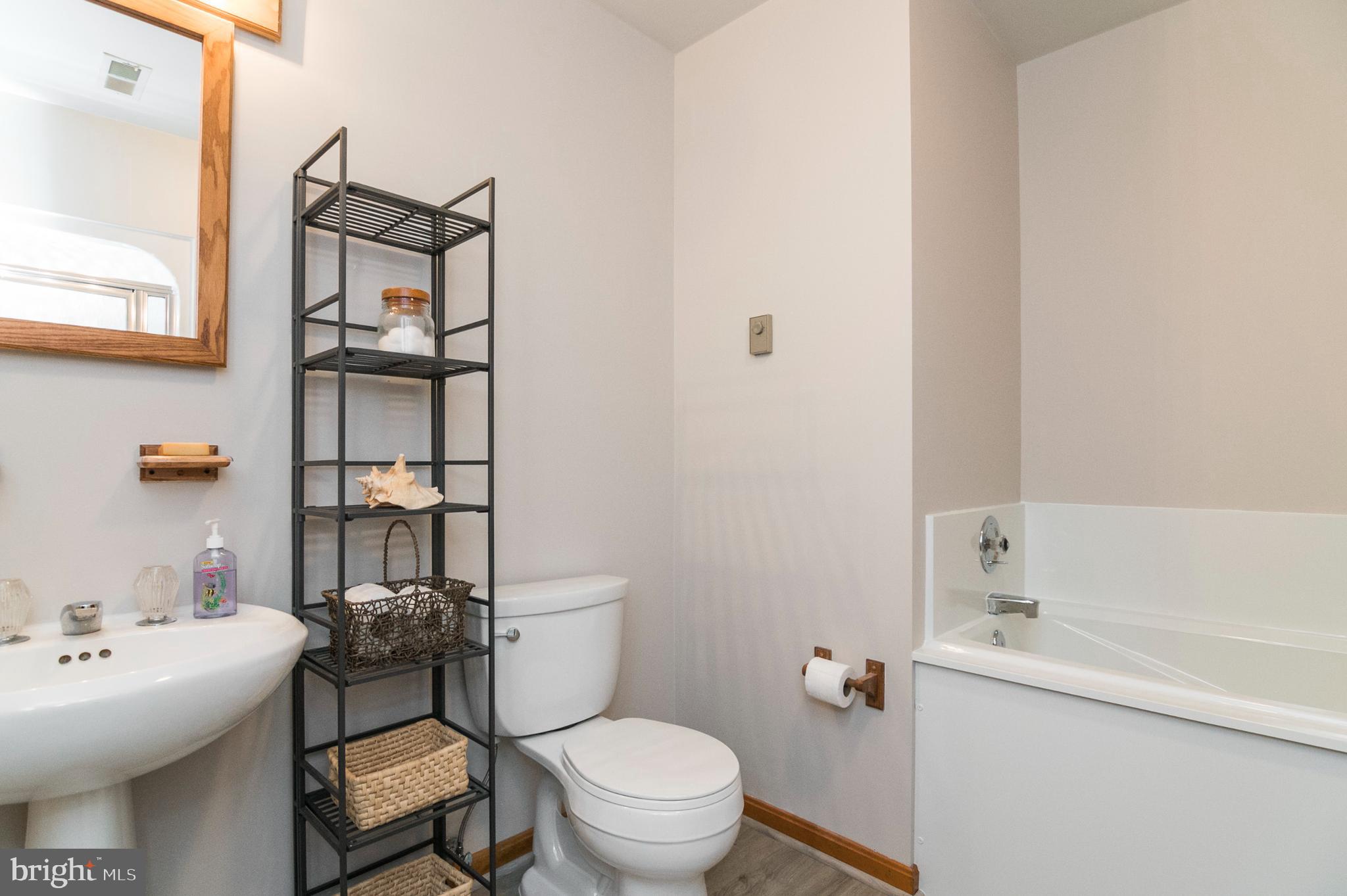 29020 Ridge Road Mount Airy, MD 21771 - Photo 27 of 36 Full Bath