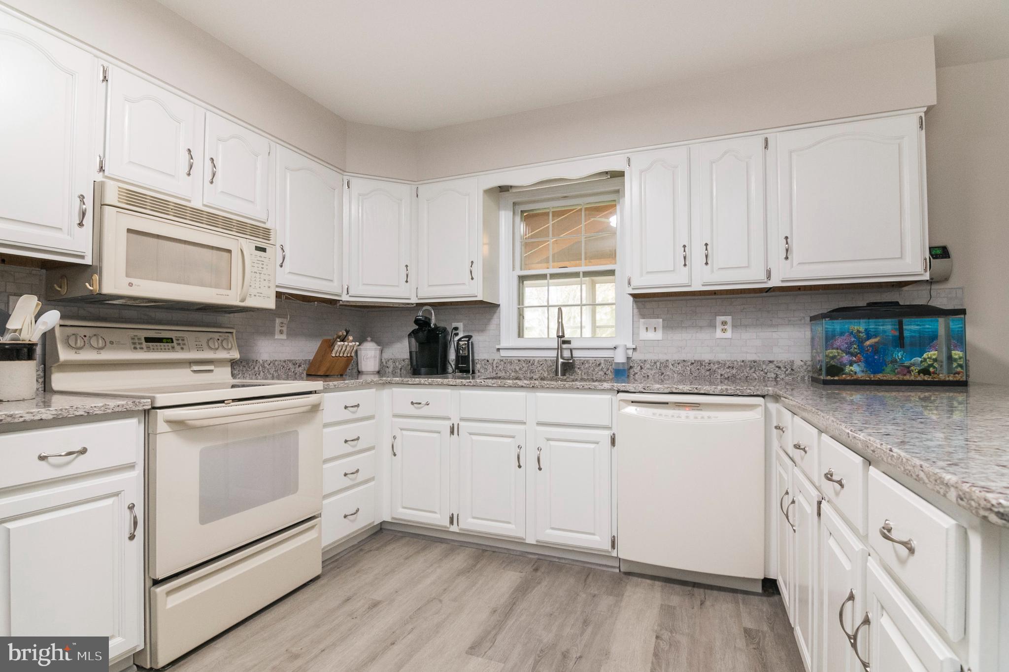 29020 Ridge Road Mount Airy, MD 21771 - Photo 10 of 36 Kitchen