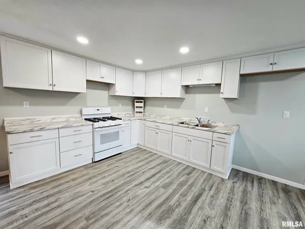 $97,000 | 812 North Sherman Street, Lincoln, IL 62656