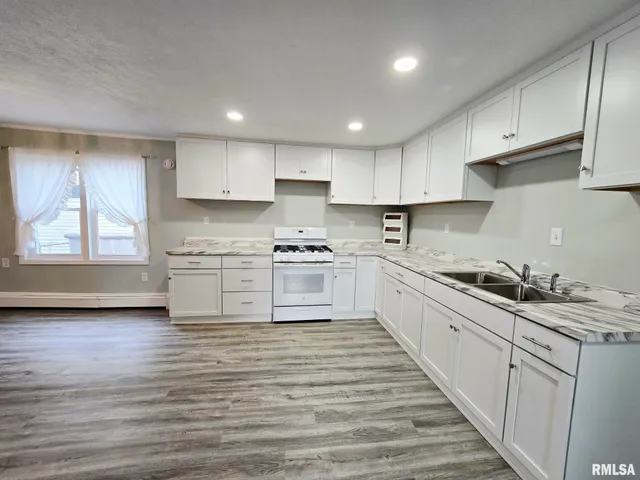 $110,000 | 812 North Sherman Street, Lincoln, IL 62656