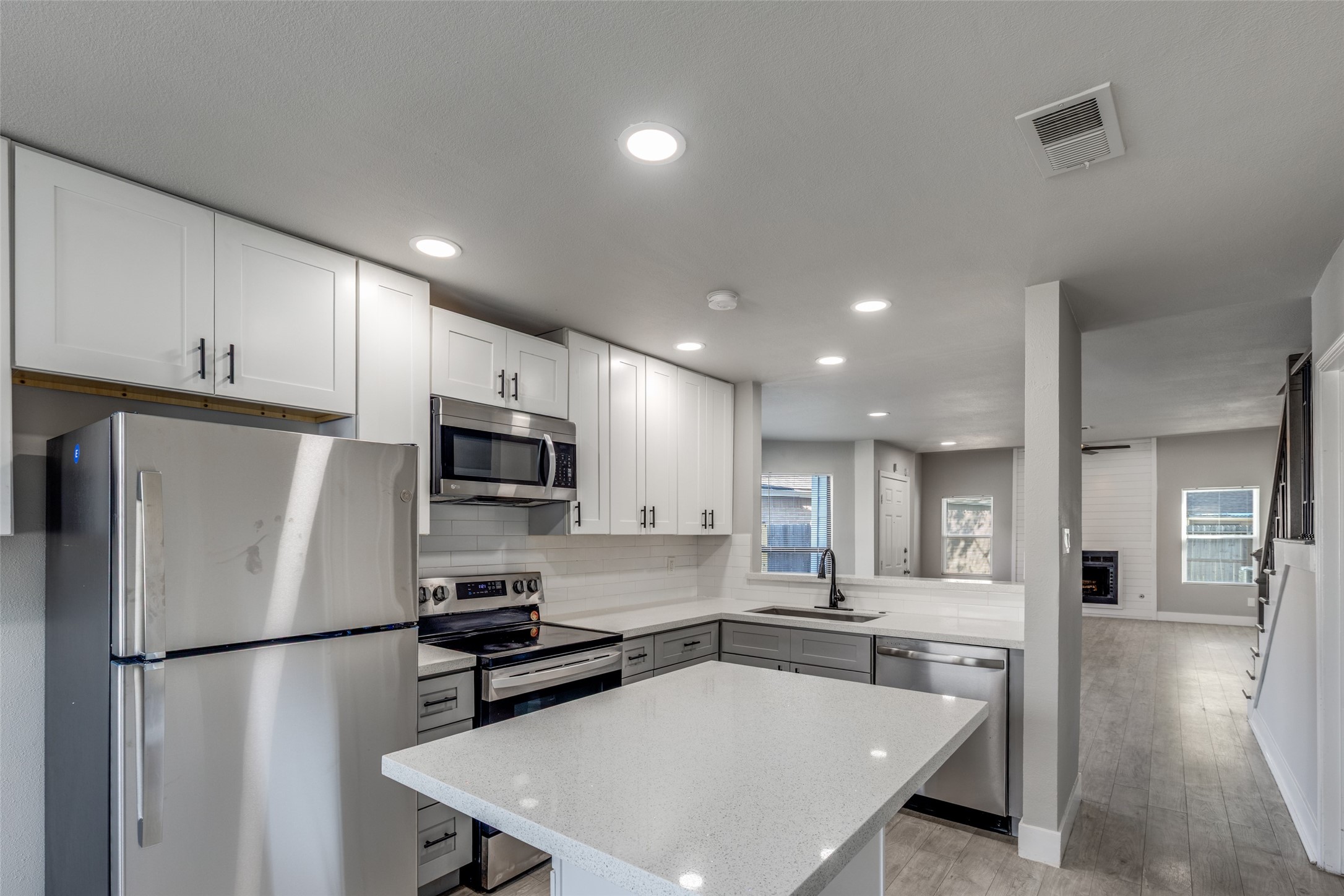 3427 Benfield Drive Houston, TX 77082 - Photo 8 of 21 Updated Kitchen
