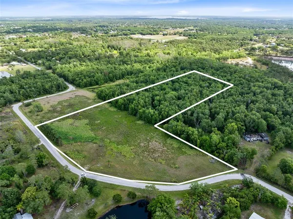 a view of a tennis court