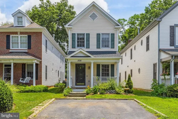 $3,300 | 208 Wilson Avenue Northwest, Leesburg, VA 20176