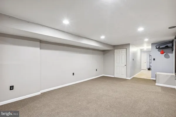 $3,300 | 208 Wilson Avenue Northwest, Leesburg, VA 20176