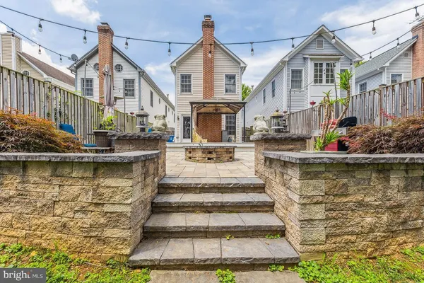 $3,300 | 208 Wilson Avenue Northwest, Leesburg, VA 20176