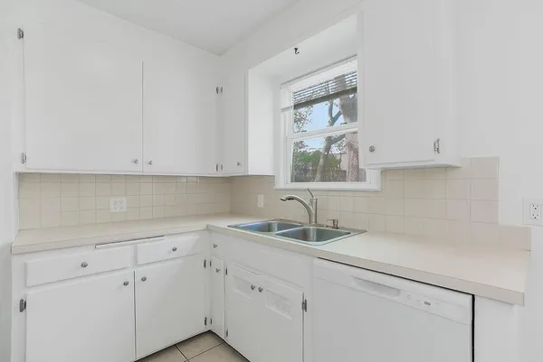 $335,000 | 3010 West 47th Terrace, Westwood, KS 66205