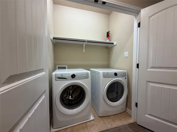 $299,000 | 7220 Wyoming Springs Drive, Unit 1302, Round Rock, TX 78681