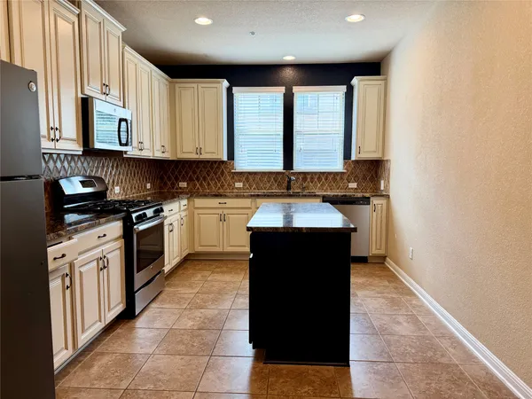 $299,000 | 7220 Wyoming Springs Drive, Unit 1302, Round Rock, TX 78681