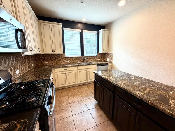 $299,000 | 7220 Wyoming Springs Drive, Unit 1302, Round Rock, TX 78681