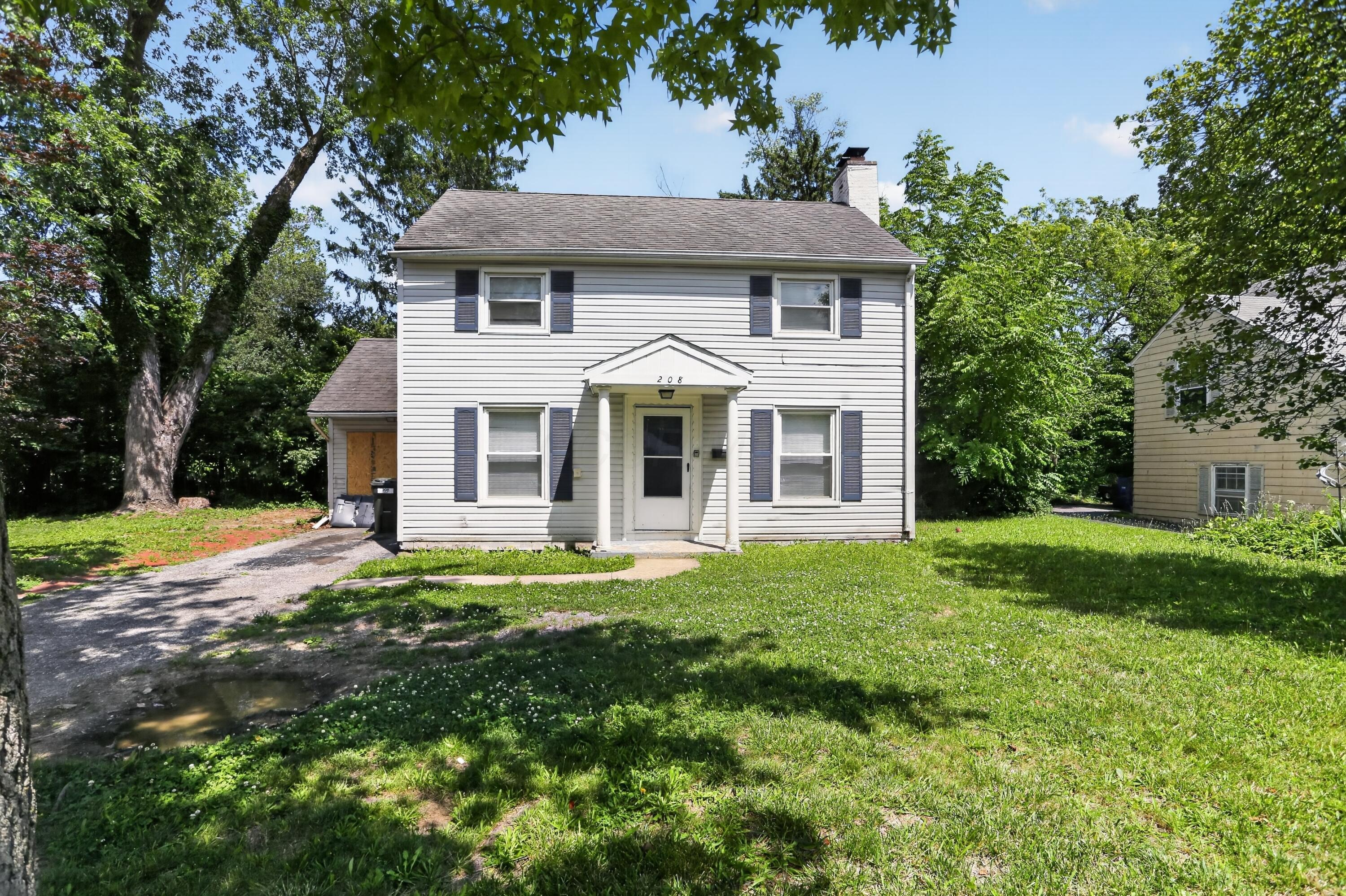 208 South James Road Columbus, OH 43213 - Photo 1 of 18 02_208_S_James_Rd-Exterior-7054