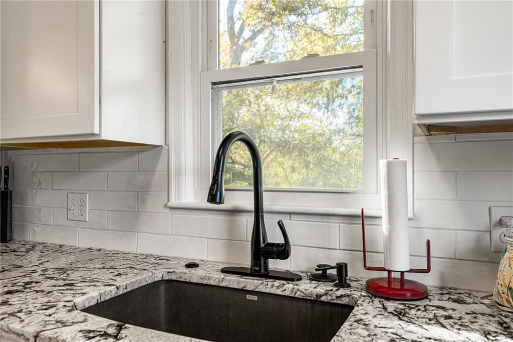 3748 Springfield Street Kansas City, KS 66103 - Photo 16 of 33