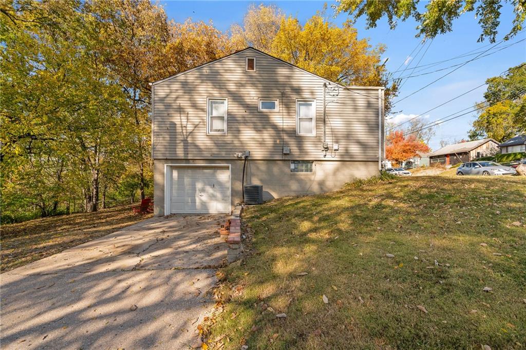 3748 Springfield Street Kansas City, KS 66103 - Photo 6 of 33