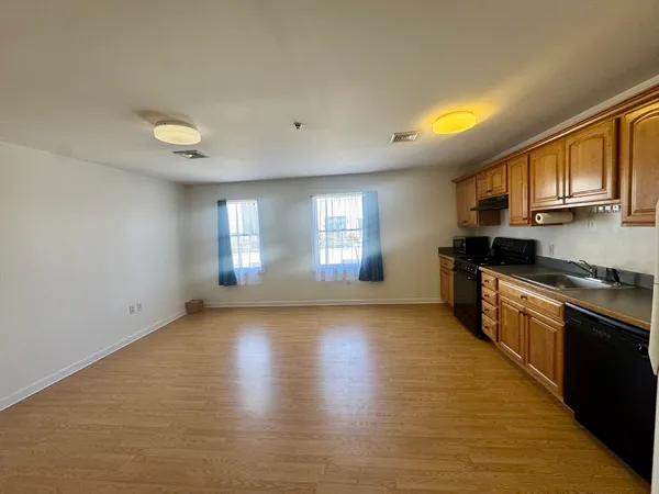 $2,000 | 145 Union Street, Unit 8, New Bedford, MA 02740