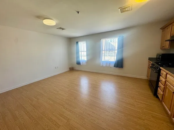 $2,000 | 145 Union Street, Unit 8, New Bedford, MA 02740