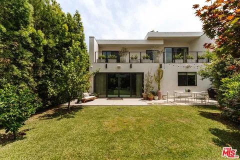 $2,995,000 | 4063 Huron Avenue, Culver City, CA 90232
