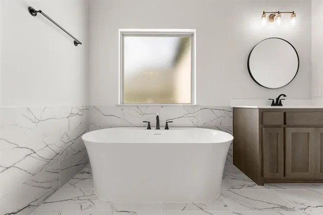 $649,900 | 136 Evanston Court, Rhome, TX 76078