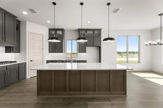 $649,900 | 136 Evanston Court, Rhome, TX 76078