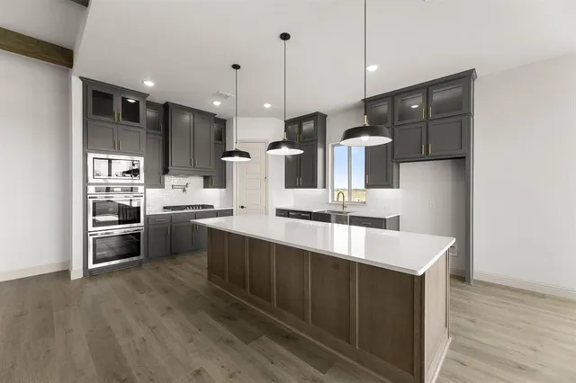 $649,900 | 136 Evanston Court, Rhome, TX 76078