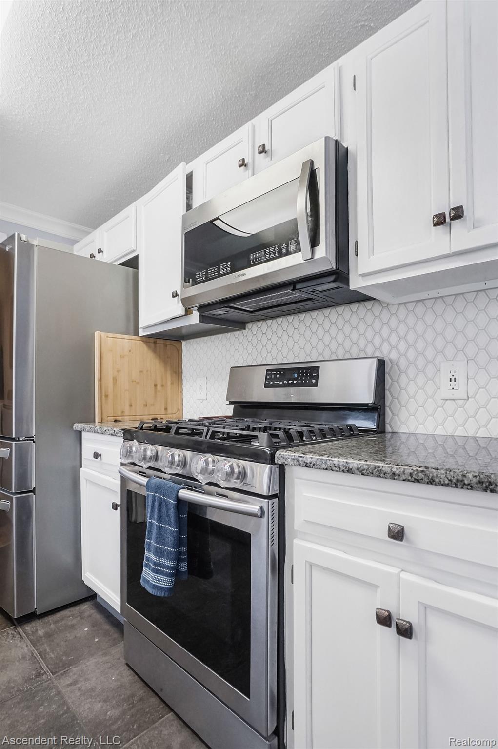 2789 Hickory Lawn Road Rochester, MI 48307 - Photo 10 of 24 Kitchen