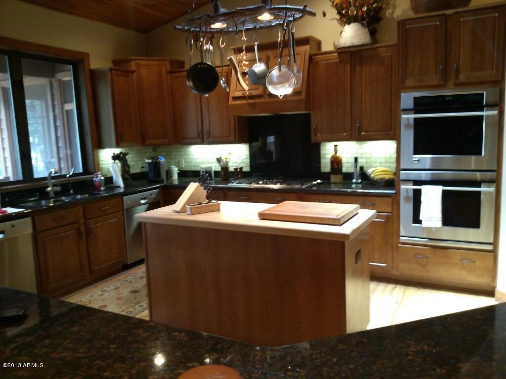 4281 West Hawthorn Road Show Low, AZ 85901 - Photo 4 of 14 Chef's Kitchen