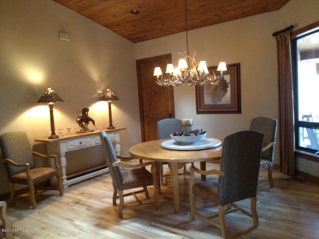 4281 West Hawthorn Road Show Low, AZ 85901 - Photo 10 of 14 Dining Room