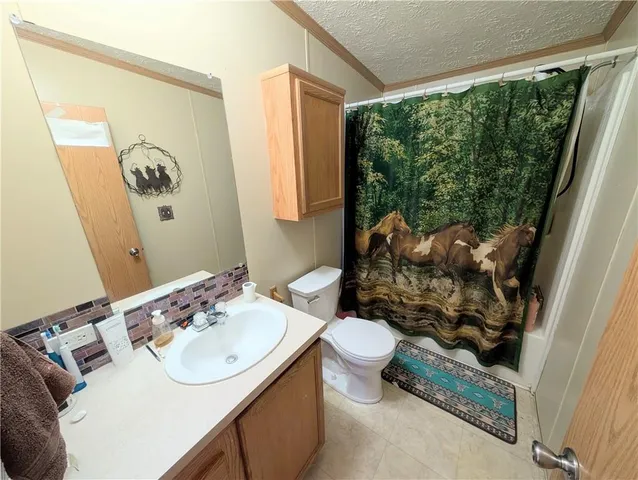 $550,000 | 1013 2400th Street, La Harpe, KS 66751