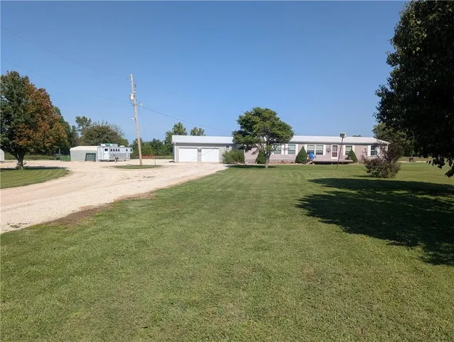 $550,000 | 1013 2400th Street, La Harpe, KS 66751