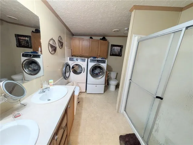 $550,000 | 1013 2400th Street, La Harpe, KS 66751