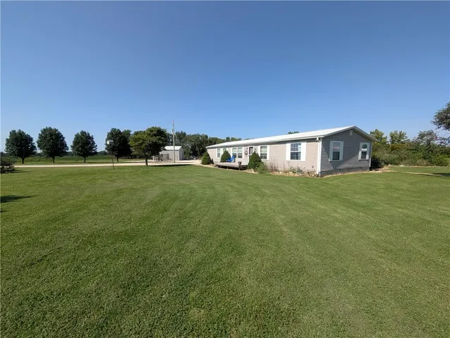 $550,000 | 1013 2400th Street, La Harpe, KS 66751