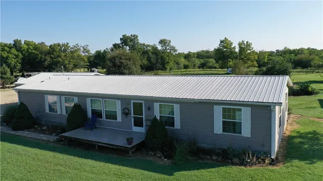 $550,000 | 1013 2400th Street, La Harpe, KS 66751