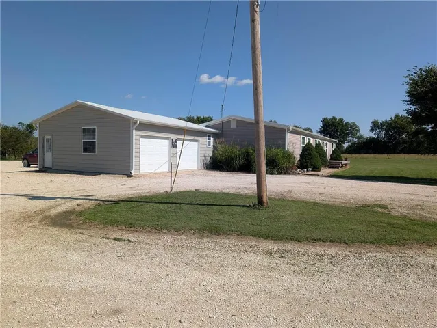 $550,000 | 1013 2400th Street, La Harpe, KS 66751