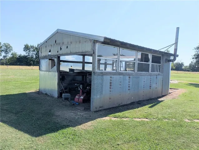 $550,000 | 1013 2400th Street, La Harpe, KS 66751