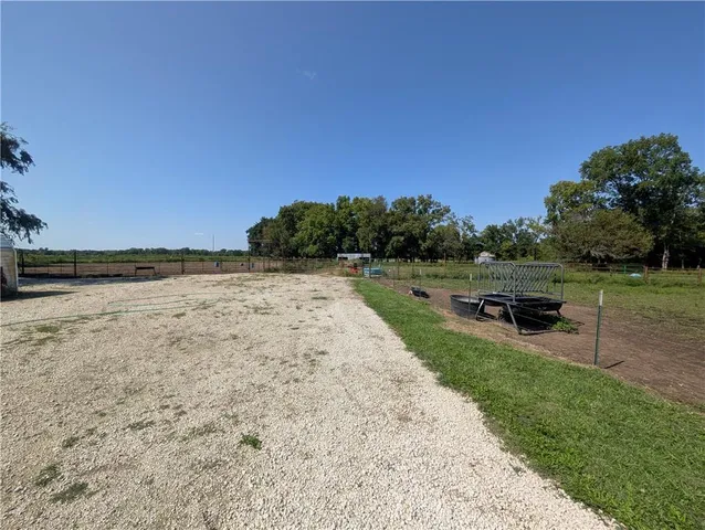 $550,000 | 1013 2400th Street, La Harpe, KS 66751